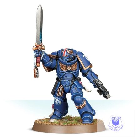 Primaris Lieutenant mit Energieschwert