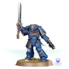 Primaris Lieutenant mit Energieschwert